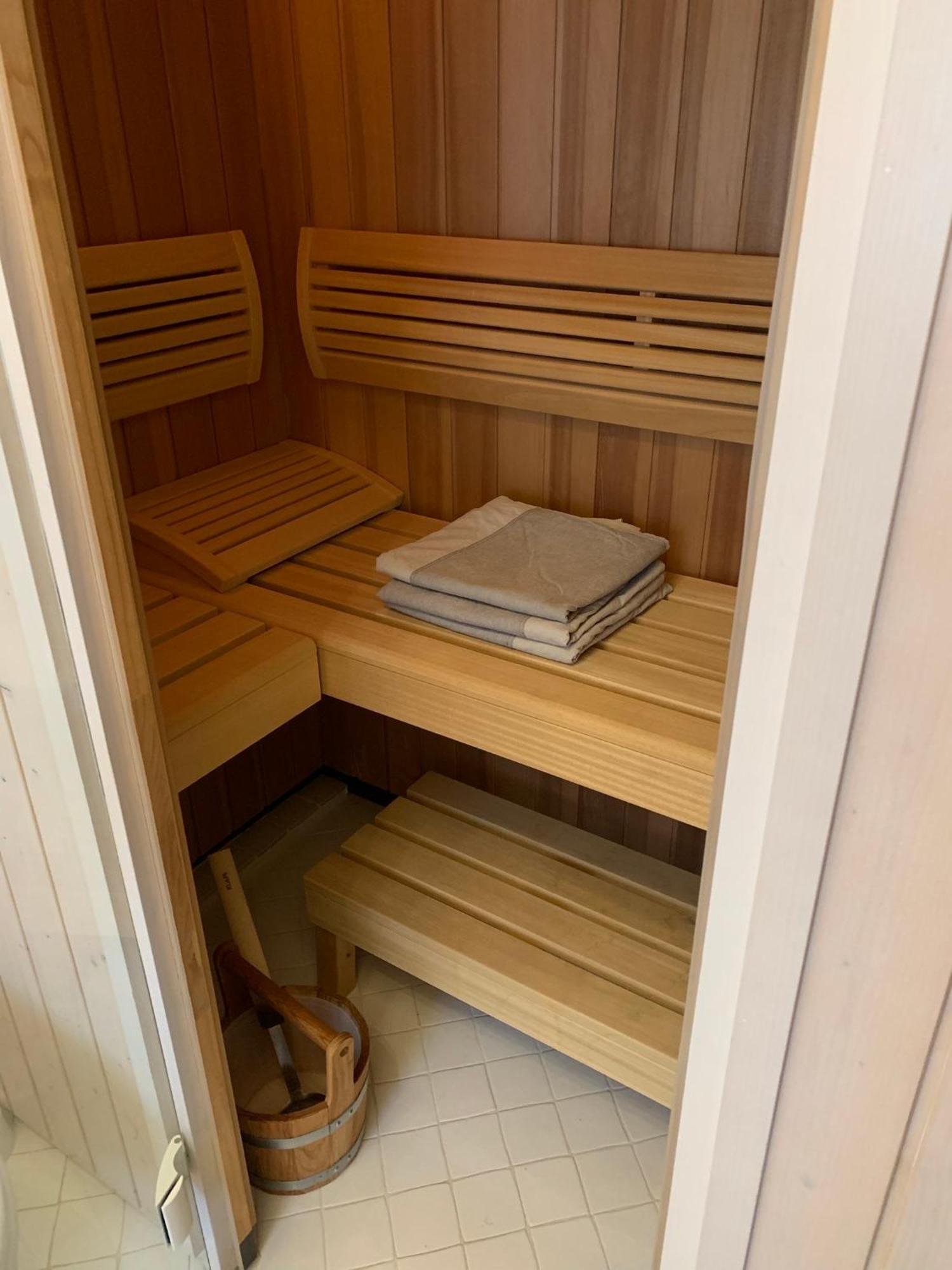 Garmisch Lux Apartment Mit Sauna Bagian luar foto